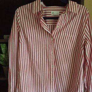 Fitted brand new GAP boyfriend shirt💕